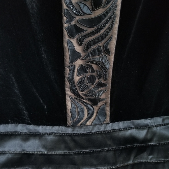 ELEGANT..BCBGMAXAZRIA BLACK DRESS - Picture 3 of 11